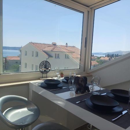 Top Floor Apartment With Sea View Kaštela Exterior foto