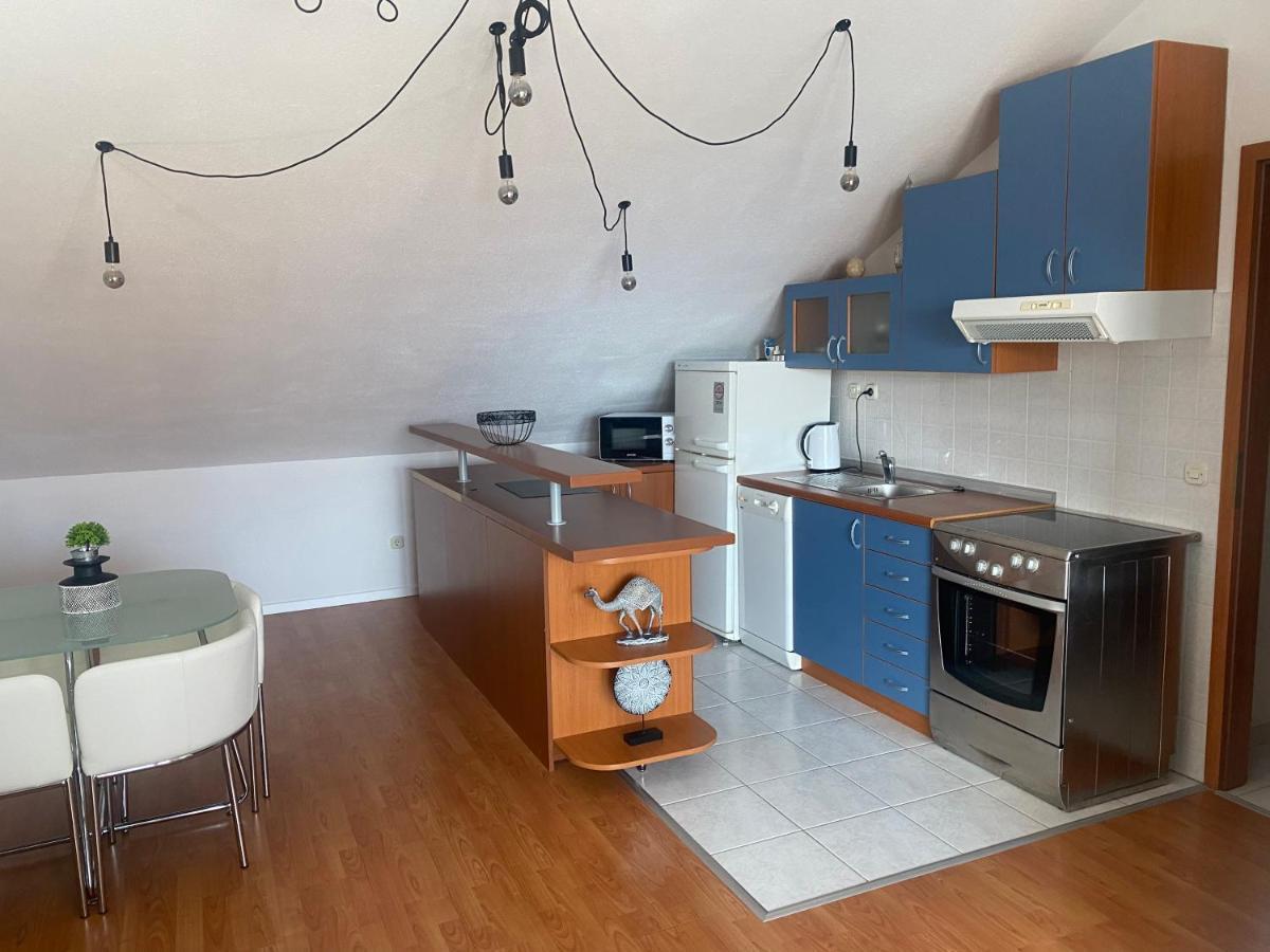 Top Floor Apartment With Sea View Kaštela Exterior foto